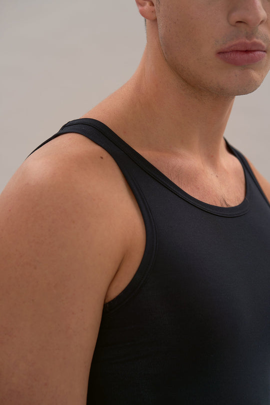 Soft, breathable, moisture-absorbent tanktop for men